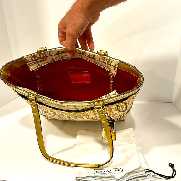 Coach Lady's Handbag - Picture 4 of 4